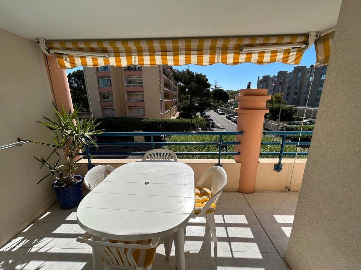 Avec Piscine - - Parking * Fréjus