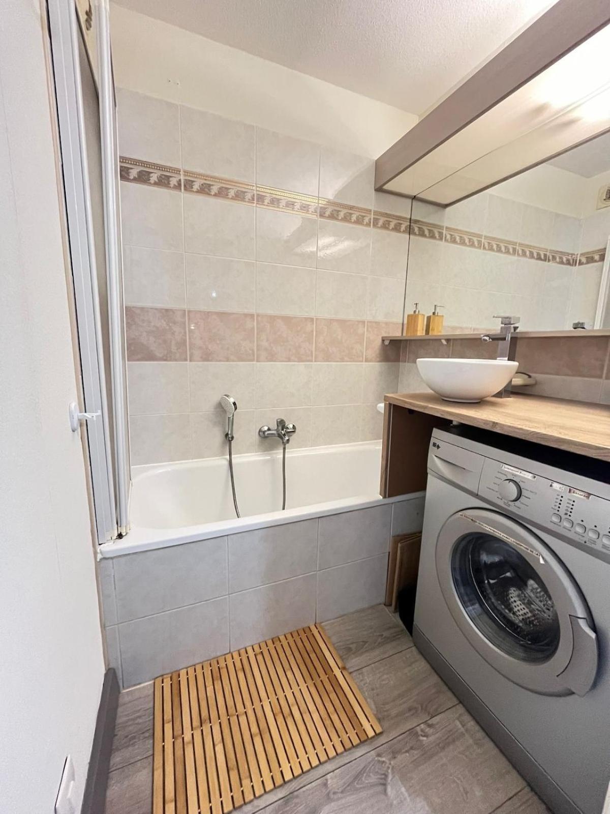 Avec Piscine - - Parking Appartement *